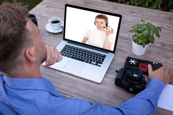 Skype Can Now Blur the Background During Video Calls