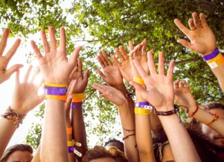 Complete Guide To Choosing Wristbands For Your Event